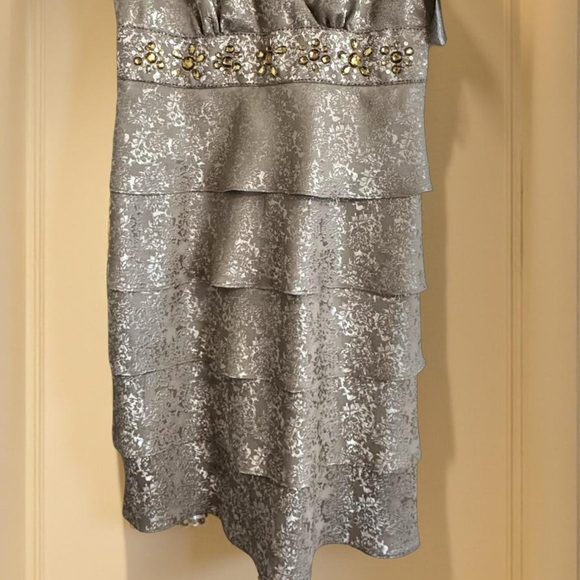 R & M Richards Embellished Taupe,midi,tiered,Gown SZ 16 NWT Mother of the Bride - Picture 4 of 5